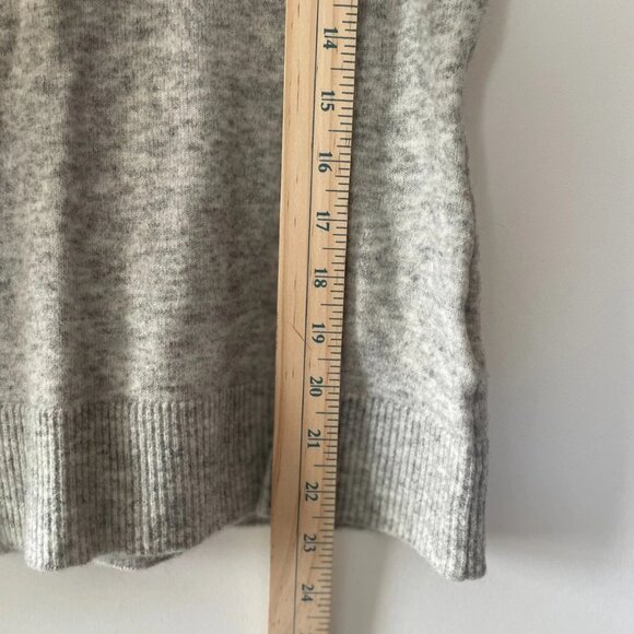A Loves A Womens Heather Gray V-Neck Contrast Stitching Classic Sweater Size M - Picture 7 of 9